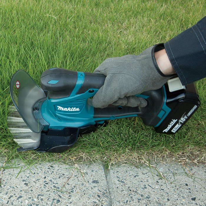 Kit Combo Dum604Zx + 2 Baterias 5Ah + Carregador - Makita