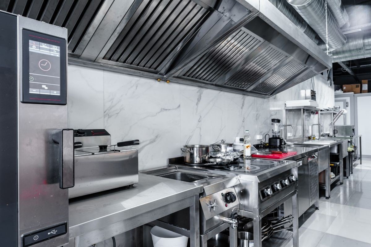 exaustor em cozinha industrial