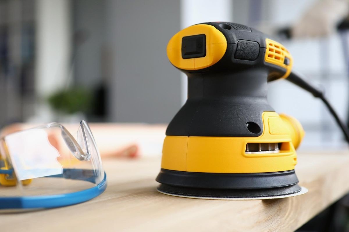 lixadeira em cima de balcao